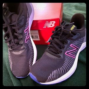 New Balance Tennis Shoes